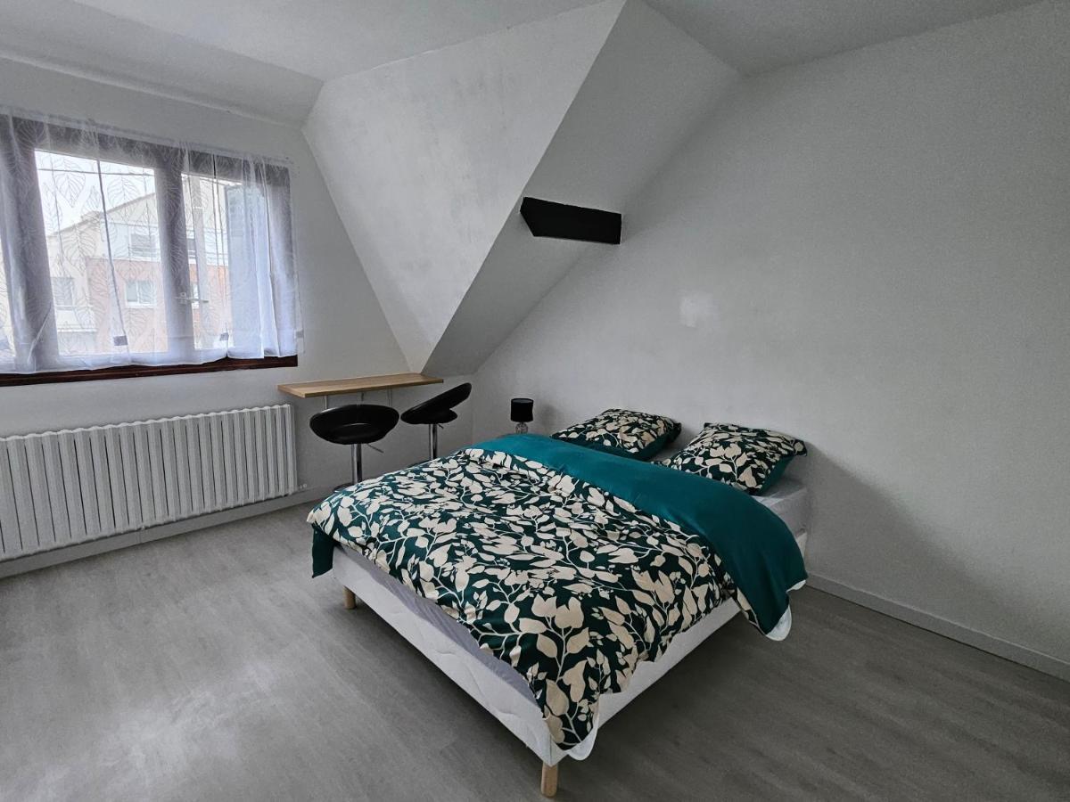 Joli Equipe De 16m2 * Neuilly-sur-Marne